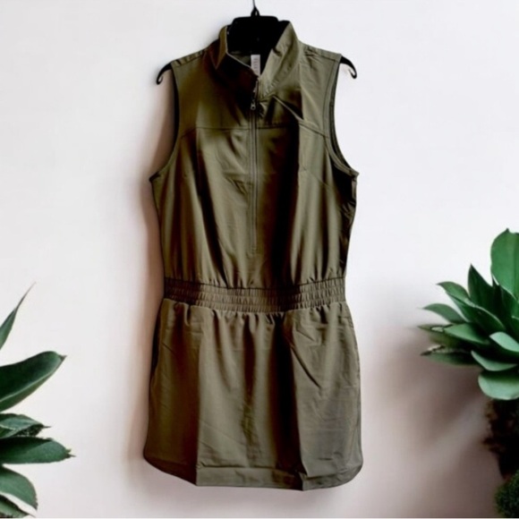 NWT Elle Olive Green Zip-Up athletic Dress. Zip front, skort w pockets. Size M - Picture 2 of 7